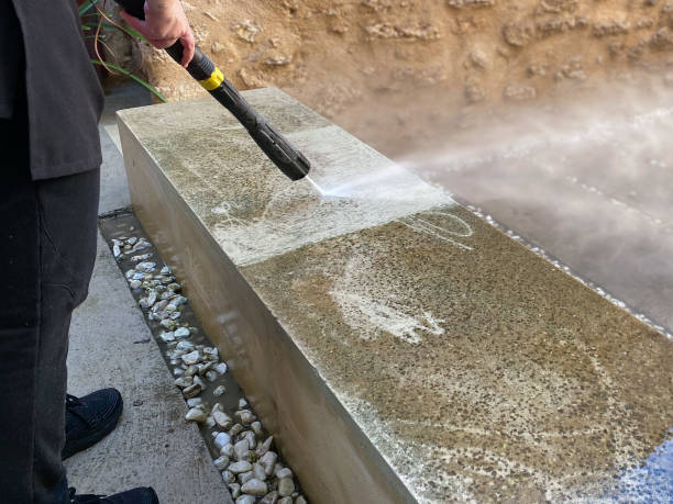 Why Choose Our Certified Pressure Washing Experts for Your Project Needs in De Soto, IL?